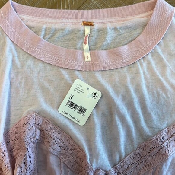 Free People Fall in Love Peplum Lace Boho Top T-shirt in Lilac Wine - Picture 7 of 8